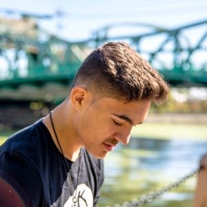 Meet your Posher, Emiliano